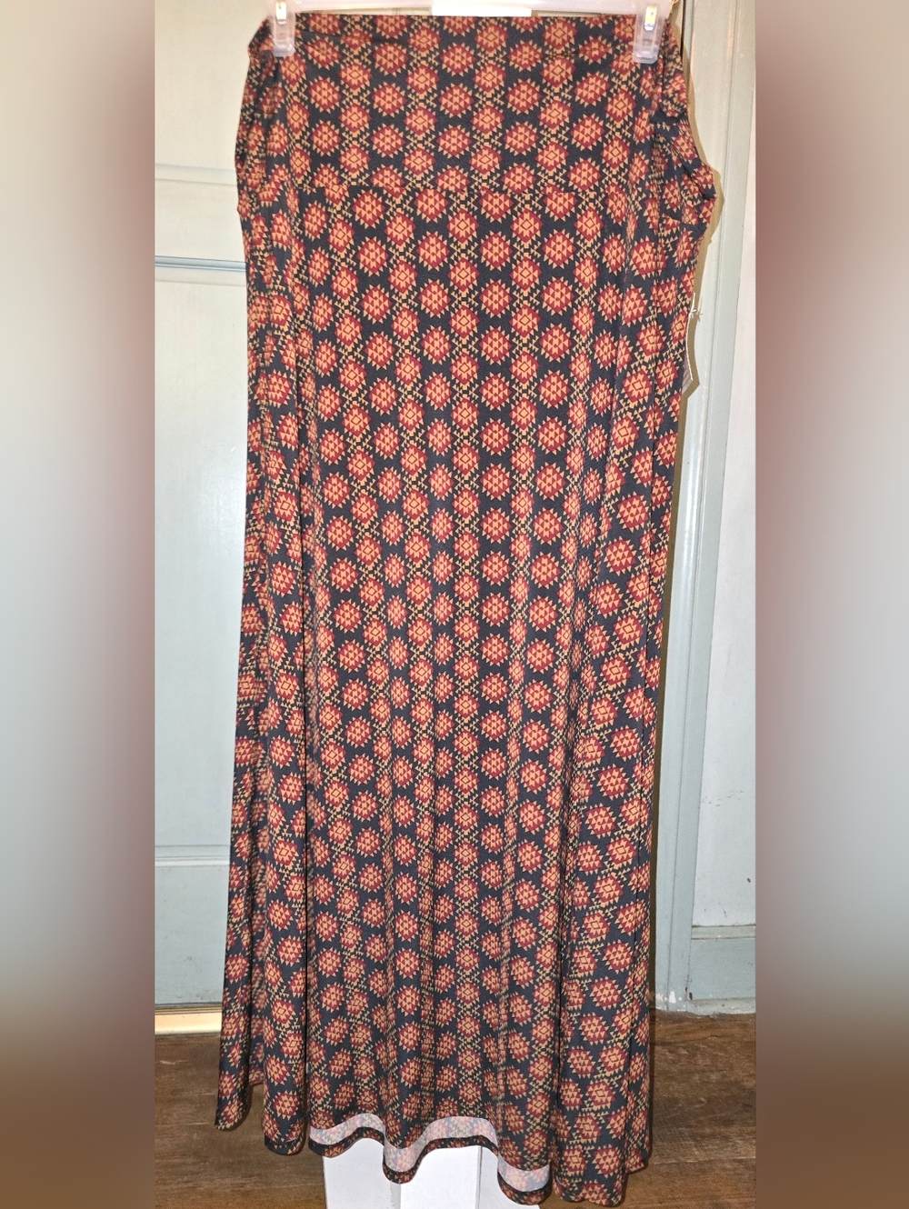 NWT LuLaRoe Maxi Skirt in Black and Rust Floral Pattern 3x